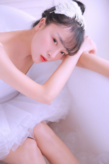 隔壁人妻偷人BD中字